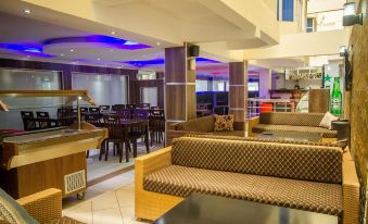 Airport Landing Hotel - Housity