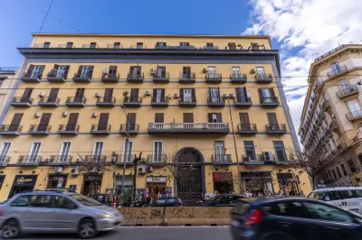 Gallery Suite Naples Отели в г. 