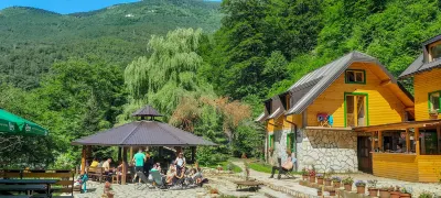 Rafting Camp Encijan Hotéis em 