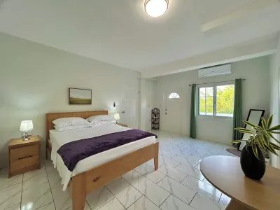 Hillside Escape- Private Pool & Breathtaking Sunset over the Town Hoteles en 