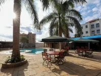 Crescent Resort And Conference Centre Hoteles en Central
