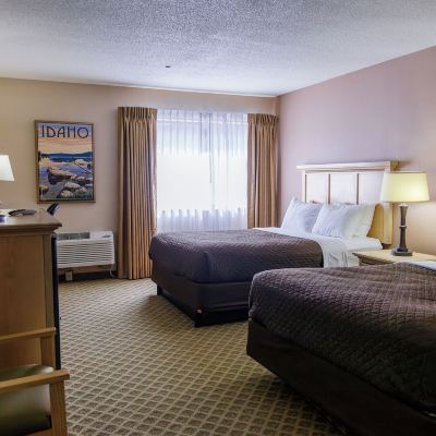 Room (Double Queen Downstairs) Wallace Inn Promo Code