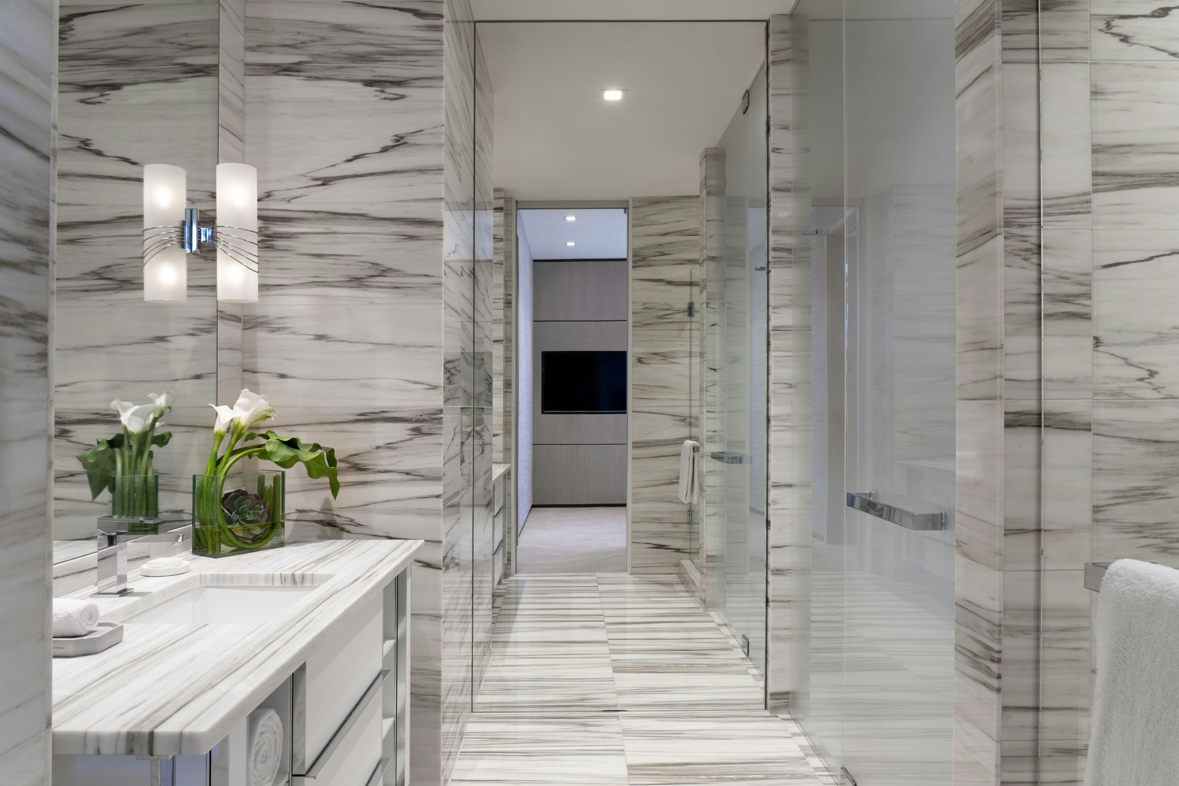 顶层1，三卧室错层套房，屋顶泳池景