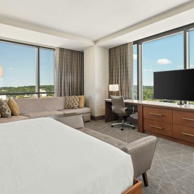 Corner Executive King Room Hilton Rochester Mayo Clinic Area Promo Code