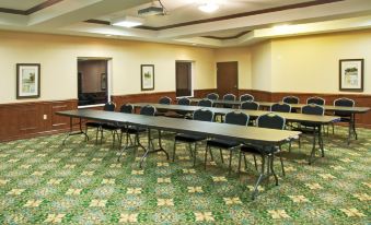 Holiday Inn Express & Suites Lufkin South