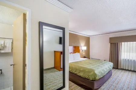 Quality Inn & Suites Kansas City - Independence I-70 East