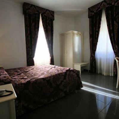 Standard Triple Room Hotel La Meridiana Promo Code