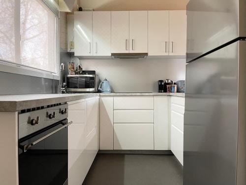 湖景两卧室公寓 - 带spa浴缸