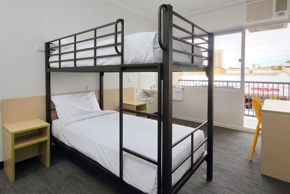 经济上下铺房（带公共浴室）