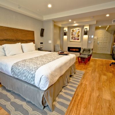 Economy Suite, 1 King Bed (King Bed Executive Non-Smoking)