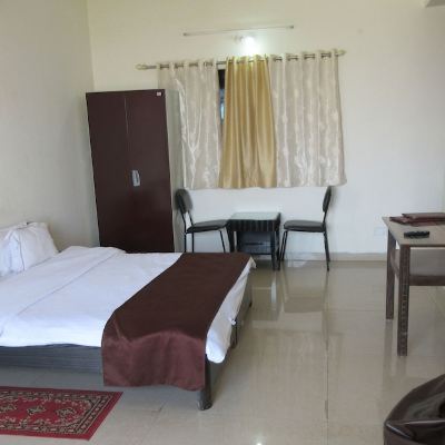 Deluxe Room with One Double Bed Non-Smoking