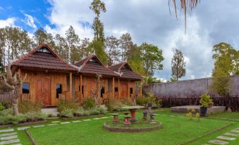 Batur Bamboo Cabin by ecommerceloka
