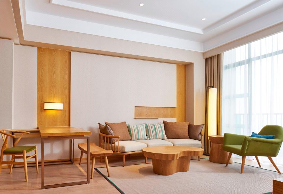 精致套房（金可儿床垫+独立阳台+书桌+小童乐园）