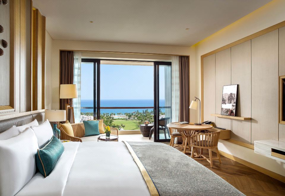 行政海景大床房-鲍罗万有