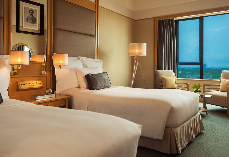 Renaissance Riverside Hotel SaigonR Club Twin Room