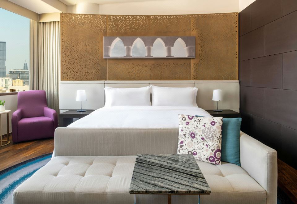 行政特大床房-俱樂部休息室通行權