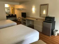 Travelodge by Wyndham Fayetteville