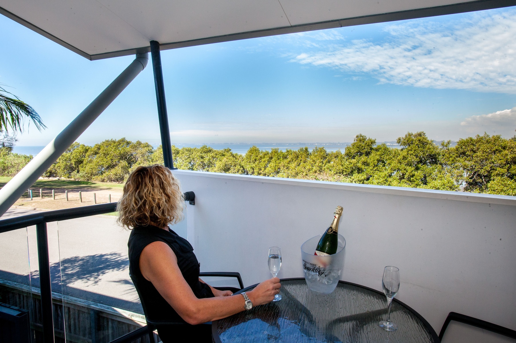 一樓單間公寓 – 部分帶海灣景觀的陽臺