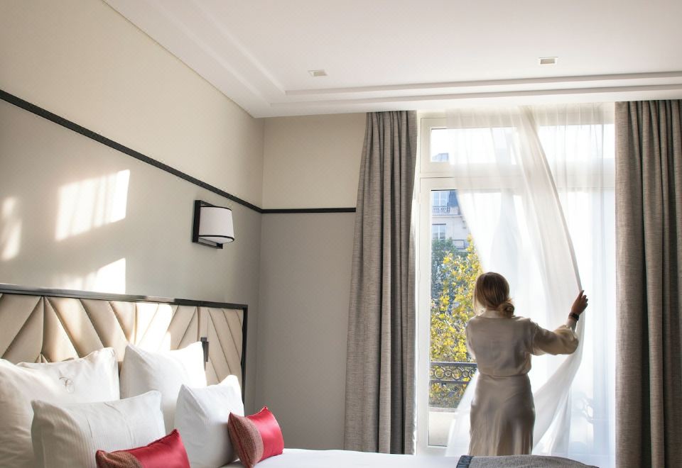 Fraser Suites le Claridge Champs-ElyséesPremier Suite