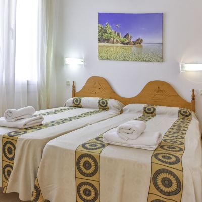 One-Bedroom Apartment Apartaments Comte d'Empuries Promo Code
