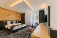 B the Hotel Hotele w: 