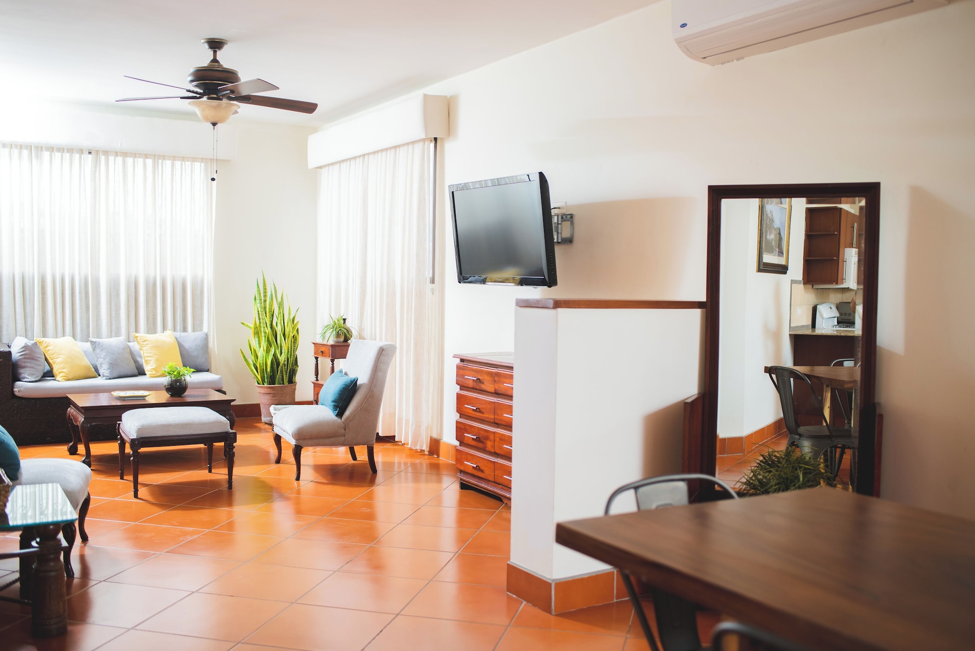 行政两卧室套房 - 带厨房