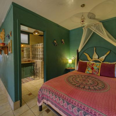 Deluxe Suite, Lake View (Sun Suite) Lucky Bug B & B Promo Code