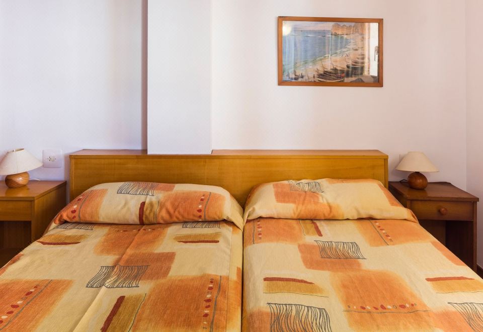 基础2卧室公寓 - 带露台