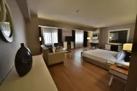 North Point Hotel