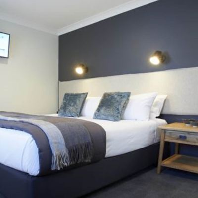 Two-Bedroom Suite Kelly Rd Cambridge Lodge Promo Code