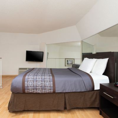 Two-Floor Castle Suite, 1 Queen Bed, Jetted Tub (Non-Wheelchair Accessible) Super 5 Inn Promo Code