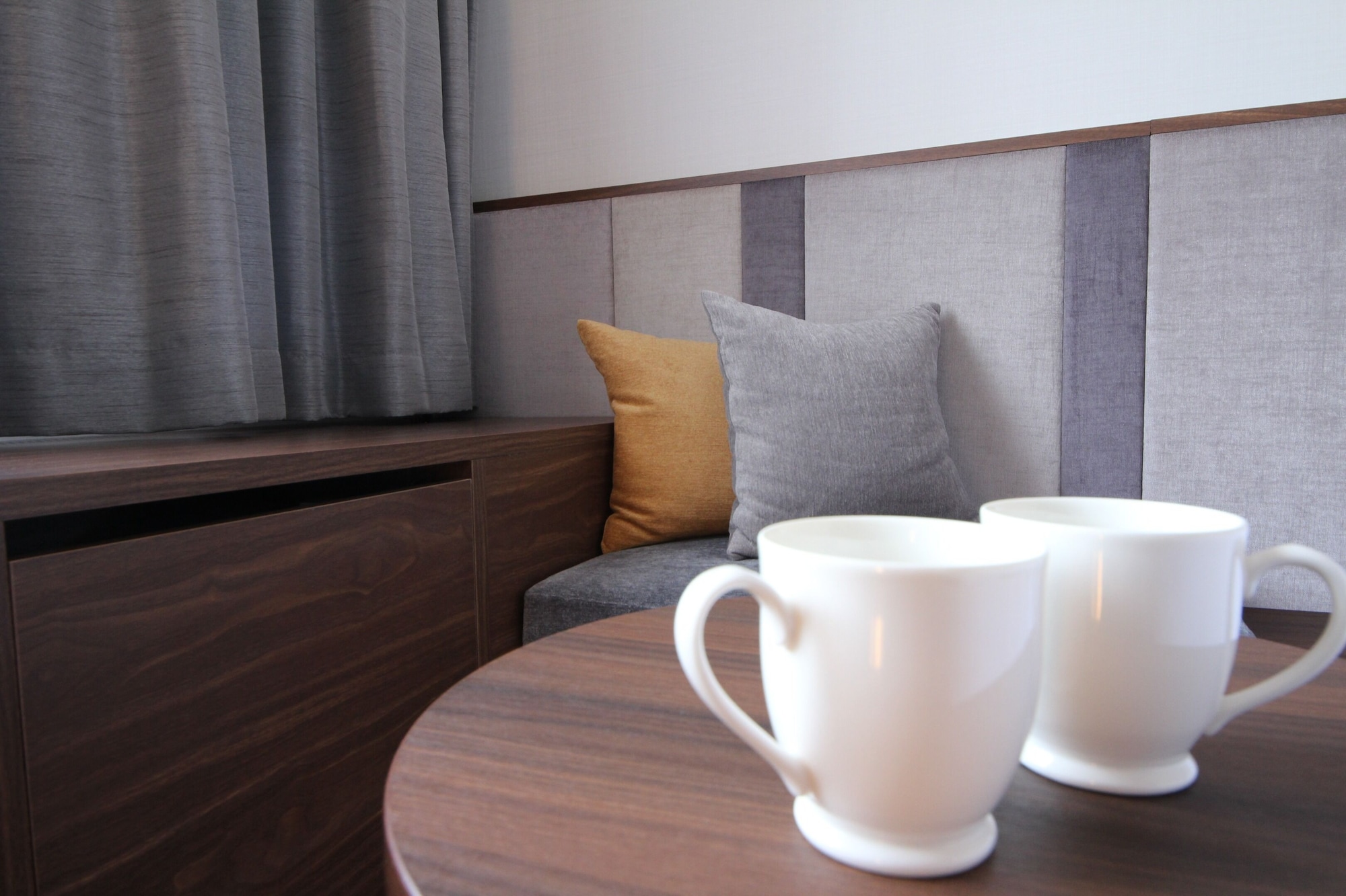 高层标准特大床房