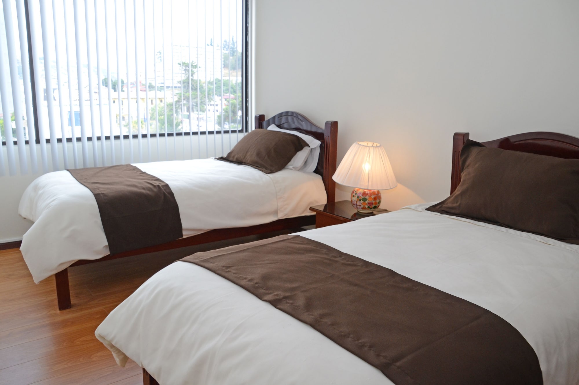 行政套房， 2 张单人床