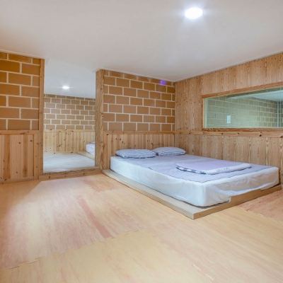 룸 101 (듀플렉스, 실내 히터 수영장) 휴플레이스 펜션 태안 쿠폰