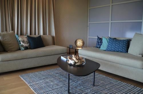 带露台的套房-海景和城堡景