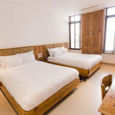 Deluxe Twin Room with City View-Non-Smoking