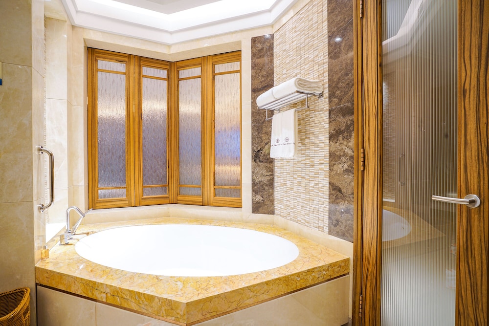 園景溫泉雙床房-私家泡池-認證溫泉水入房-景觀陽臺-獨立浴缸