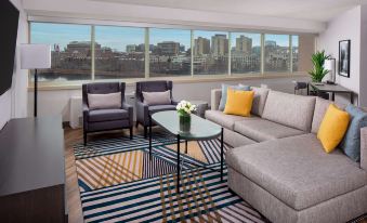 Hyatt Regency Boston/Cambridge - Housity