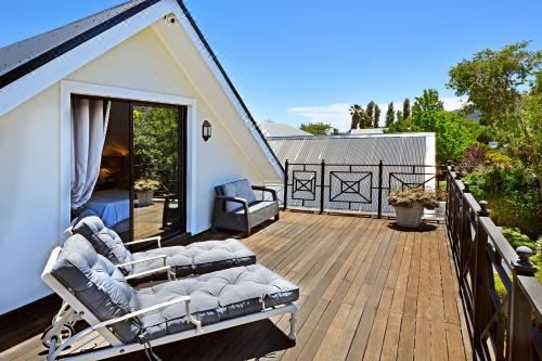 帶陽臺的優質山景房-大床雙人床