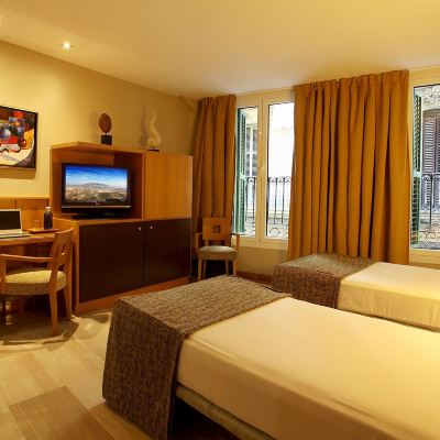 Double Or Twin Room With Street View