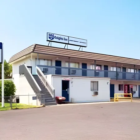 SilverStone Inn North Spokane