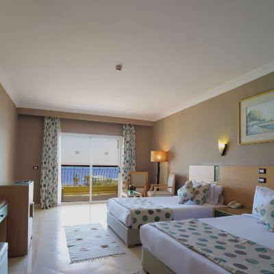 Regal Beach Front Double Or Twin ZYA赫爾格達雷吉娜水上公園度假村優惠