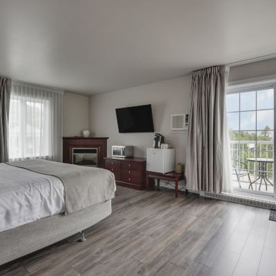 Economy King Room with River View Hôtel le Petit Manoir du Casino Promo Code