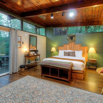 Deluxe Cabin, 1 King Bed, Kitchenette, Mountain View (Pets Not Allowed) Redwoods River Resort Promo Code