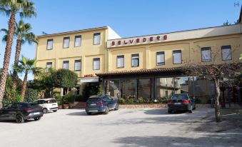 Hotel Belvedere - Housity