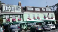 Dolphin Hotel Hotel a 