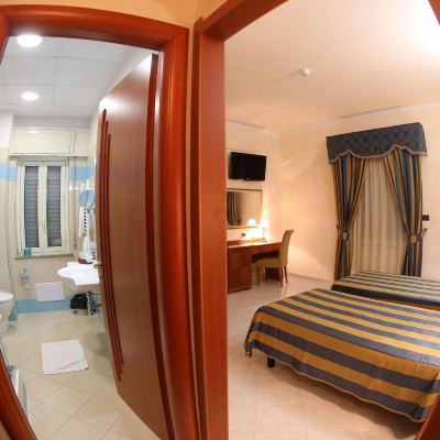 Economy Twin Room, 2 Twin Beds Hotel Niagara Promo Code