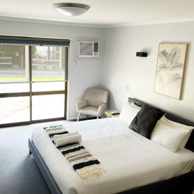 Deluxe King Room Lake Hume Resort Promo Code