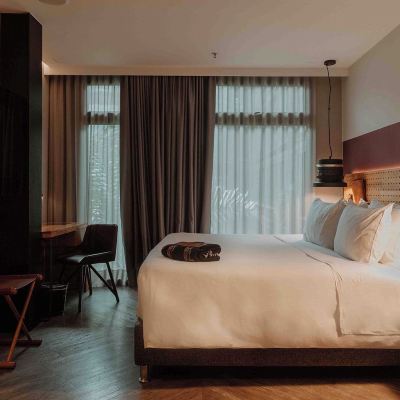 Standard Queen Room Non smoking The Click Clack Hotel Medellin Promo Code