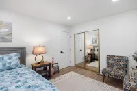 Spacious 4-bedroom house in delightful Marina with WiFi